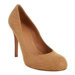Alexander McQueen tan leather gold studded pumps